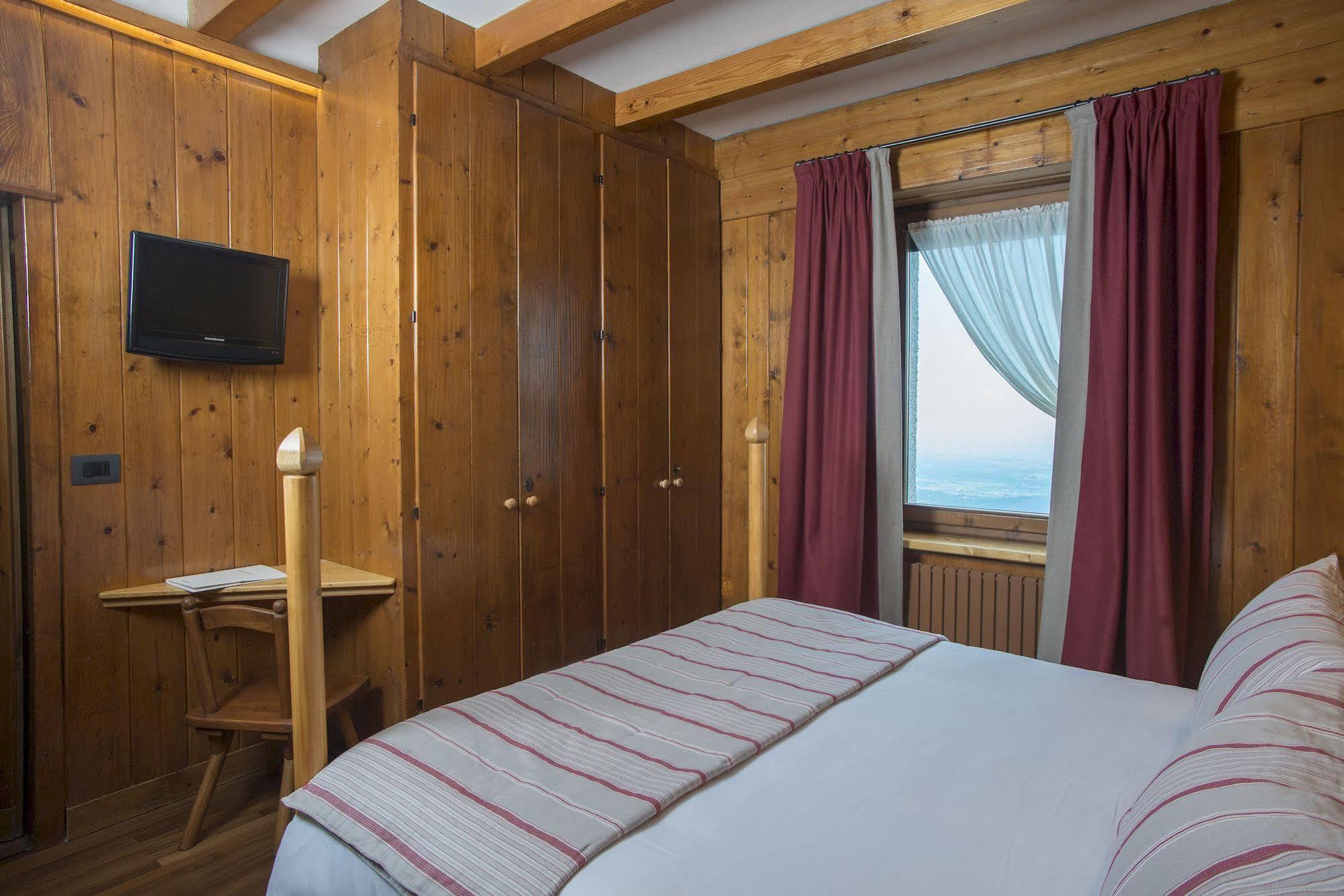 Albergo Ristorante Bucaneve Bielmonte Exteriör bild